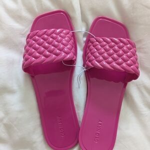 New Old Navy Pink Quilted Slide Sandals